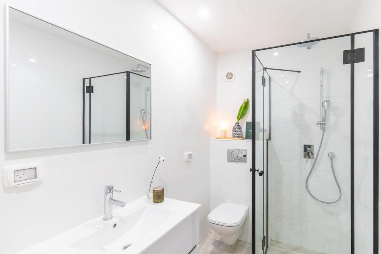 Tranquil Stay Near The Beach By Sea N' Rent 나하리야 외부 사진
