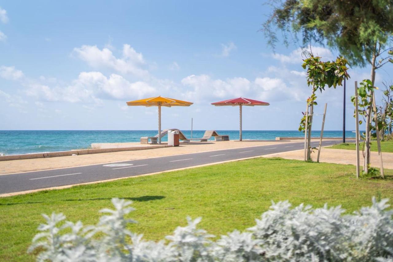 Tranquil Stay Near The Beach By Sea N' Rent 나하리야 외부 사진